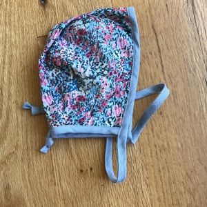 Briar baby bonnet 3-6m never worn